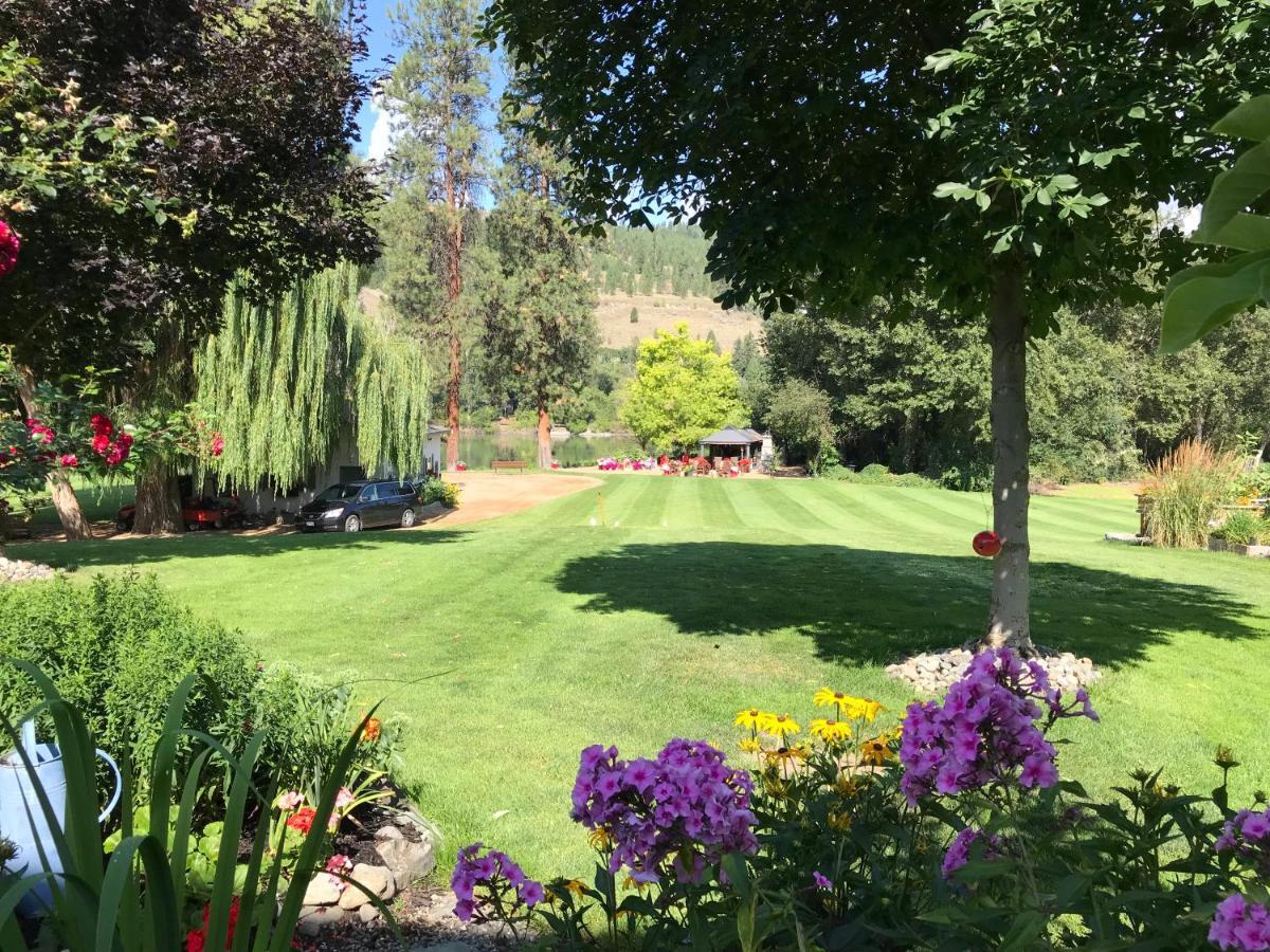 Rayleigh Riverfront Retreat- Peaceful Garden Oasis-25 Minutes To Ski Hill Kamloops Ngoại thất bức ảnh