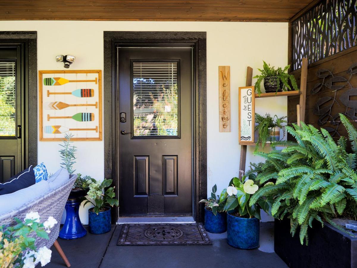 Rayleigh Riverfront Retreat- Peaceful Garden Oasis-25 Minutes To Ski Hill Kamloops Ngoại thất bức ảnh